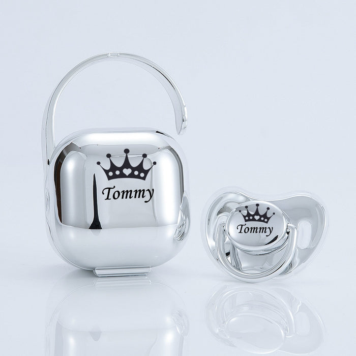 מוצץ וקופסה למוצץ- שם אישי